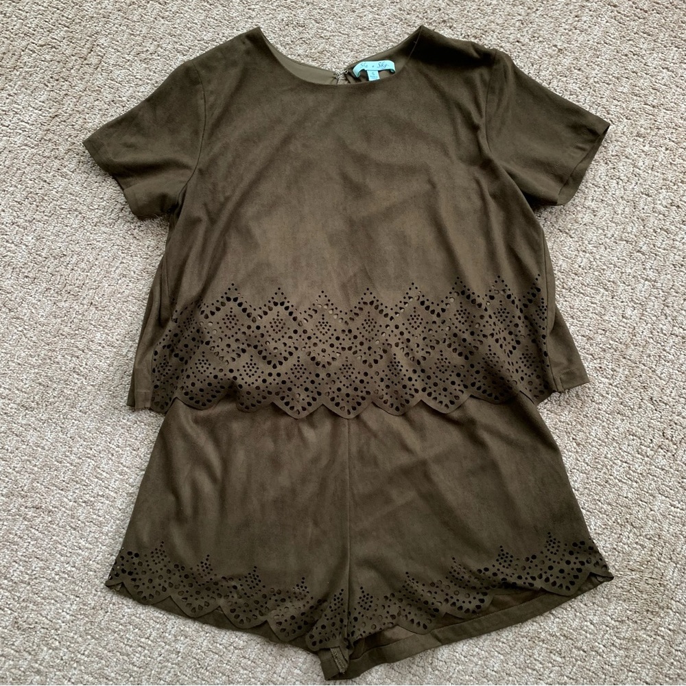 She + Sky Olive Green Fall Romper Small